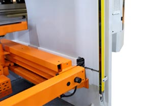 LEUZE MLC510 световой защитный барьер.jpg